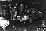 Załoga Alpiny: Andruet / ,,BICHE" jeszcze nie wie, że zwyciężyła w tym rajdzie. W charakterze kibiców zabłoceni do niemożliwości stoją od lewej: Krzysztof Komornicki, Błażej Krupa i Krzysztof Strykier.